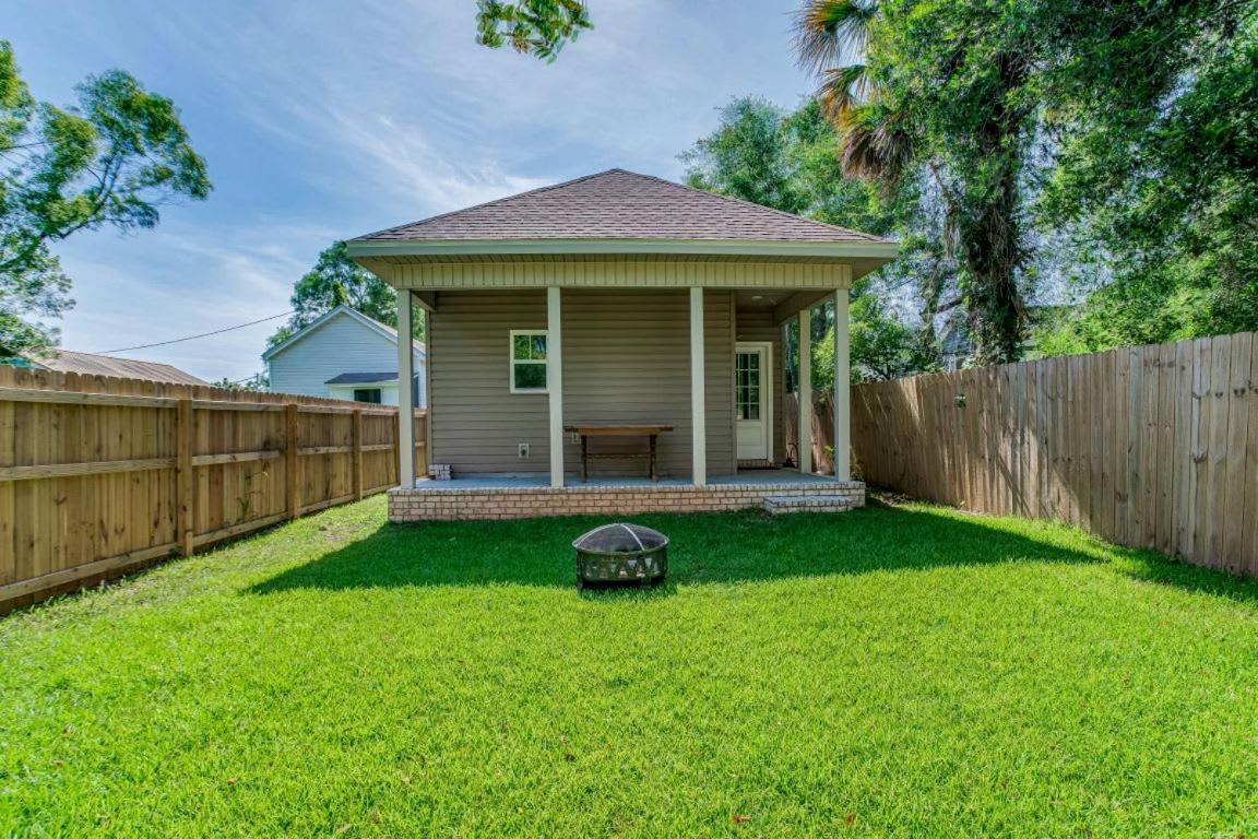 Beach Flow Bungalow-Mins To Downtown-Dining-Base Pensacola Bagian luar foto
