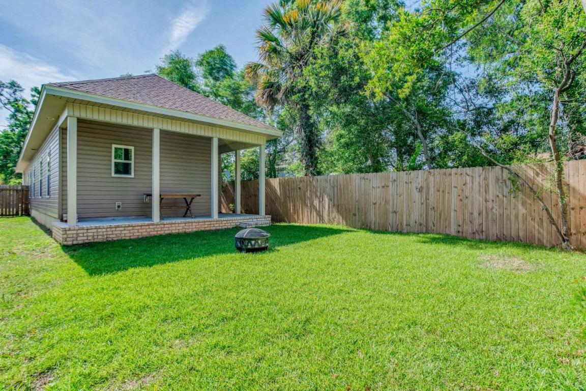Beach Flow Bungalow-Mins To Downtown-Dining-Base Pensacola Bagian luar foto