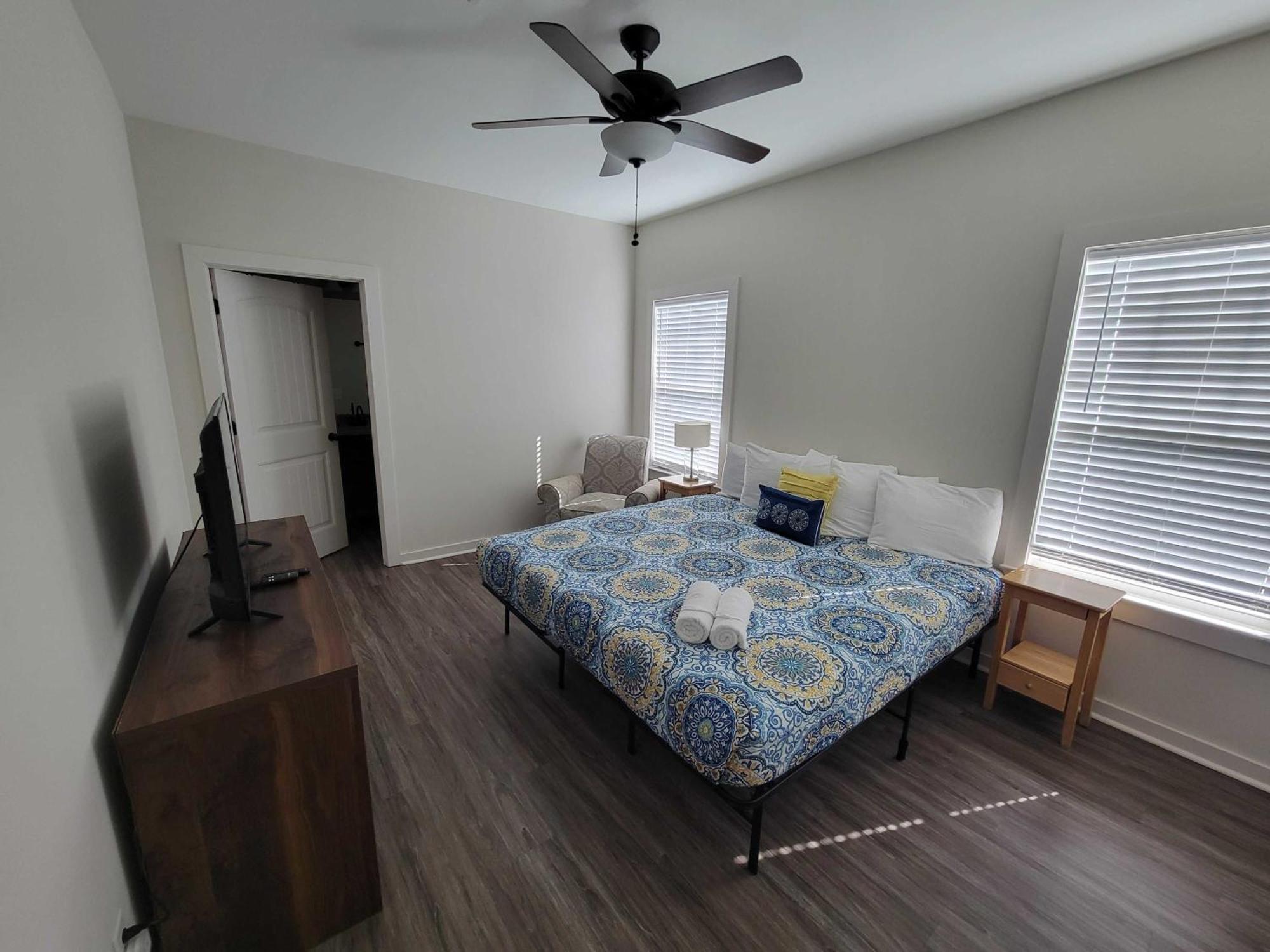 Beach Flow Bungalow-Mins To Downtown-Dining-Base Pensacola Bagian luar foto