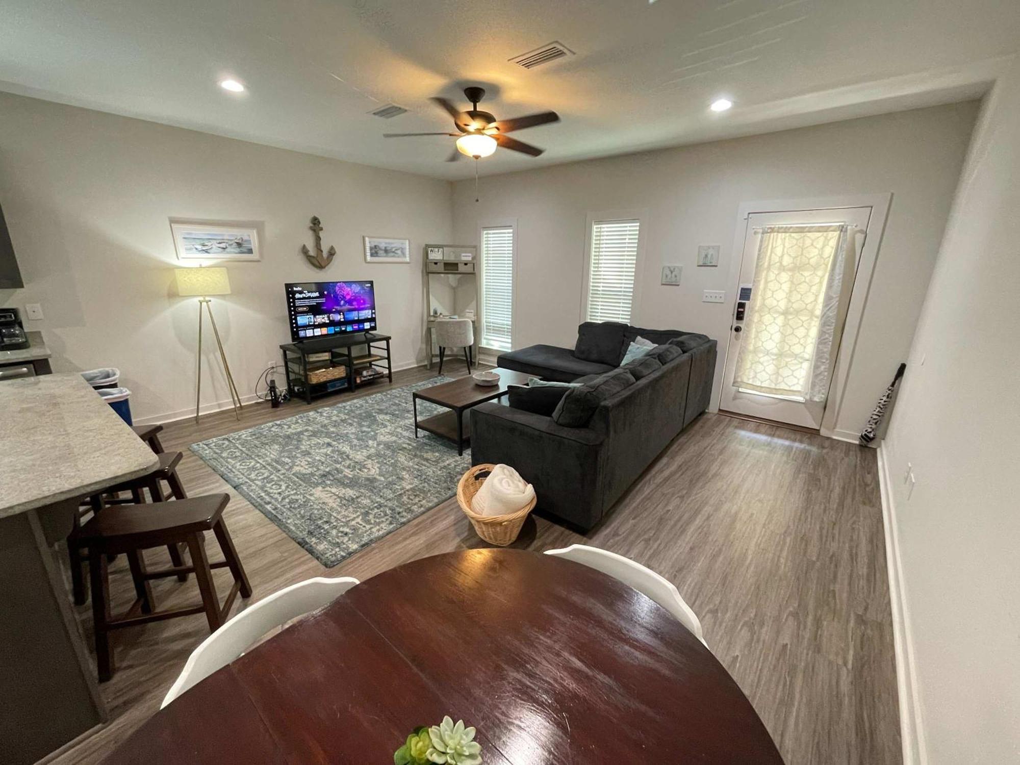 Beach Flow Bungalow-Mins To Downtown-Dining-Base Pensacola Bagian luar foto