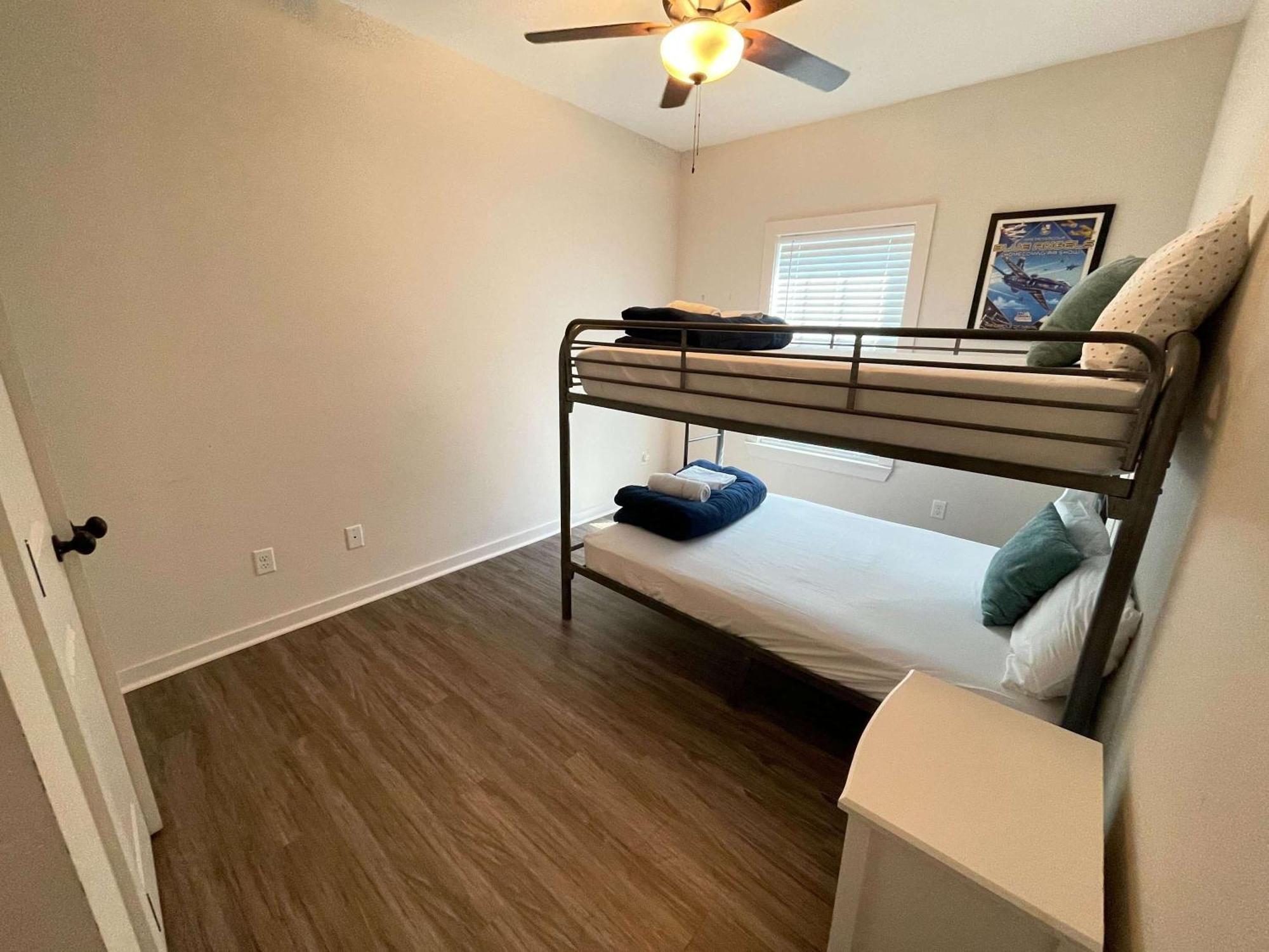 Beach Flow Bungalow-Mins To Downtown-Dining-Base Pensacola Bagian luar foto