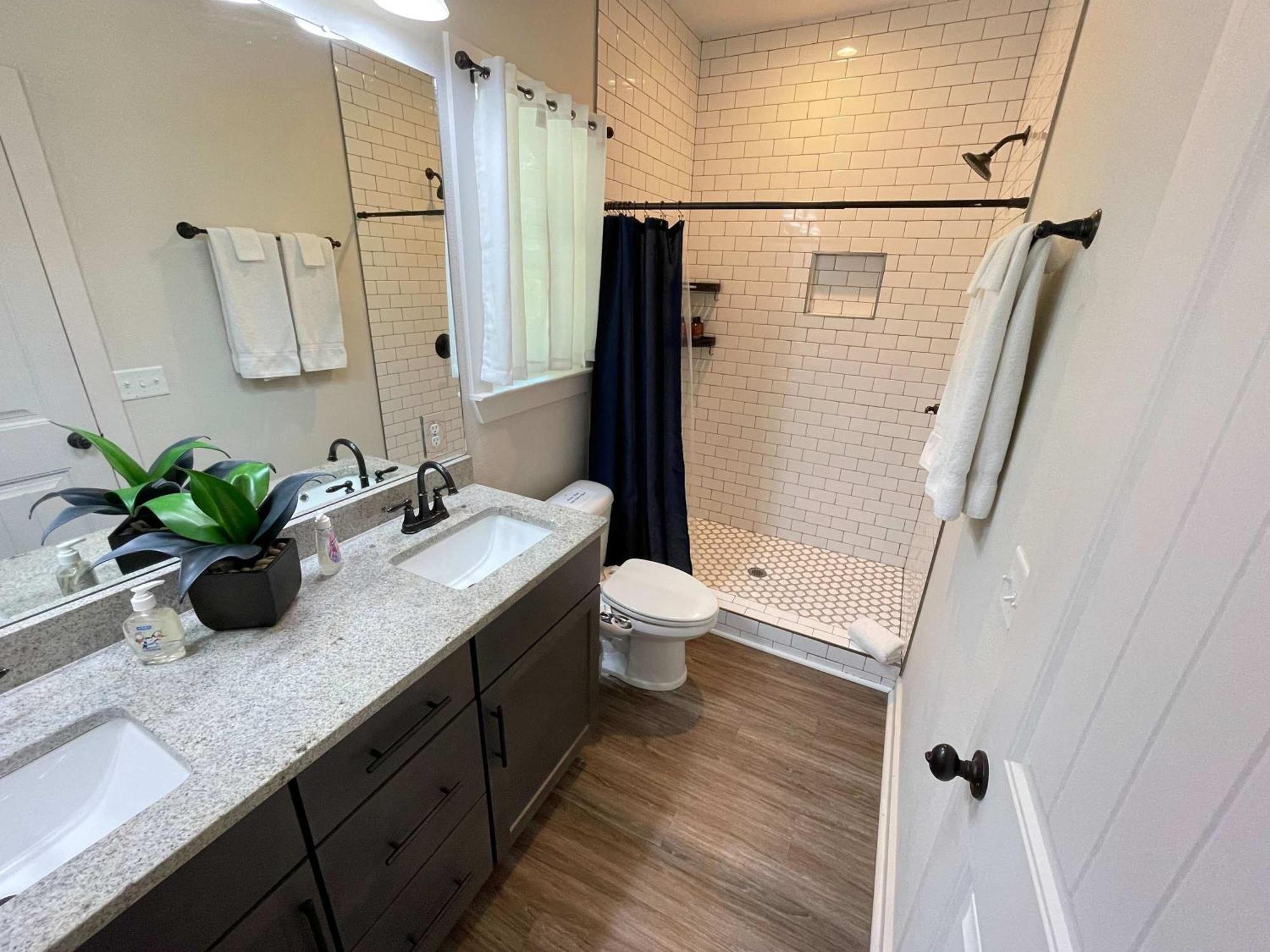 Beach Flow Bungalow-Mins To Downtown-Dining-Base Pensacola Bagian luar foto